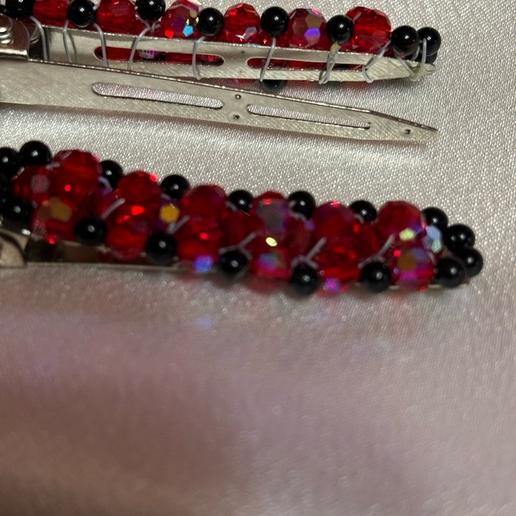 Handmade 2 inch silver hair clips adorned with red Czech crystals & onyx stones - Picture 4 of 5